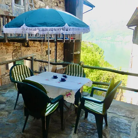 Vakantiehuis Rustico In Gambarogno Maggiore